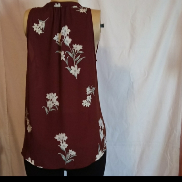 Gently-loved Sleeveless top - Picture 5 of 16